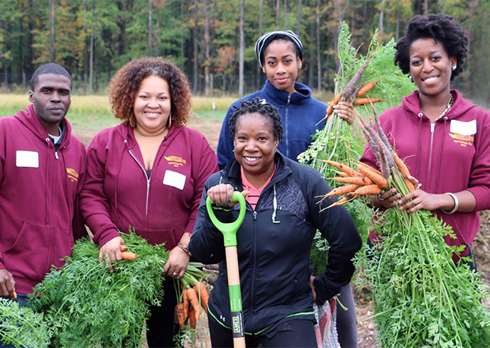 UDC food hub volunteers