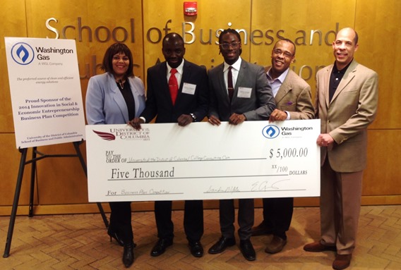 Picture: from left to right. Tracye Funn (Program Manager) ; Giresse Pembele (UDC Grad Student); Tamon George(UDC Grad Student); Steven Jumper (Director of Corporate Public Policy Washington Gas); Eric Grant (Vice President – Corporate Relations Washington Gas).